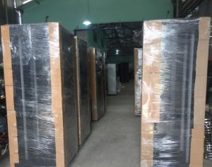 Hình ảnh : Tủ rack 32U D1100 chất lượng cao, giá rẻ hãng SeArack được đóng gói cẩn thận trước khi giao tới tay khách hàng .