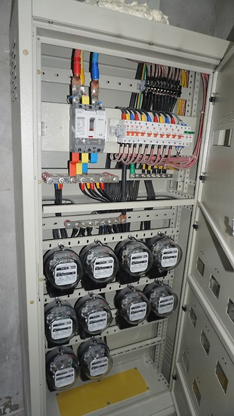 Tủ công tơ điện chất lượng cao , giá rẻ do Công ty Cơ điện Hà Nội trực tiếp sản xuất .