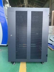Tủ rack 15U D600 chính hãng SeArack sản xuất chất lượng cao, giá rẻ.