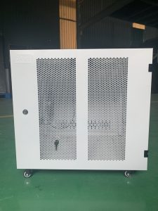 Tủ rack 10U D600 trắng cửa lưới treo tường chất lượng cao, giá rẻ hãng SeArack sản xuất.